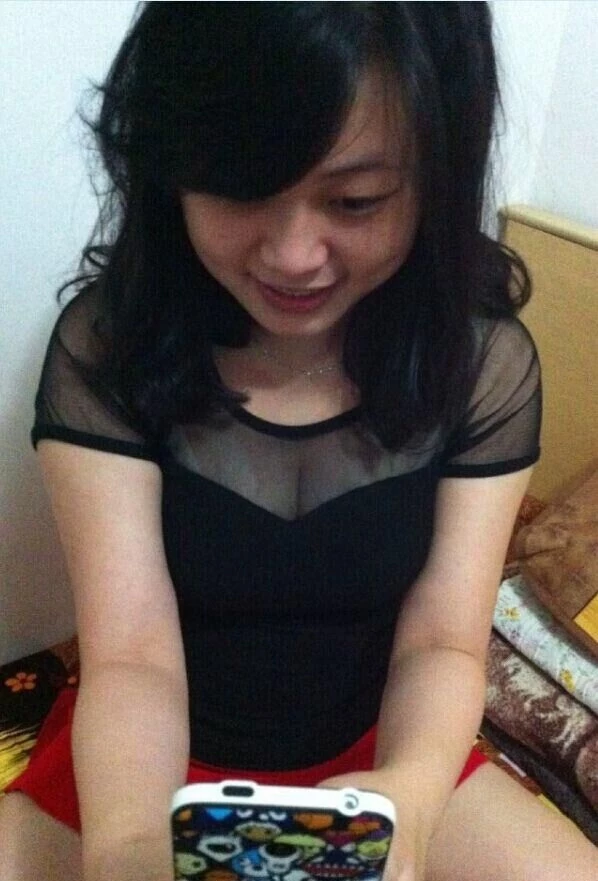 才勾搭上的一个大学生，没想到胸那么大[21P]