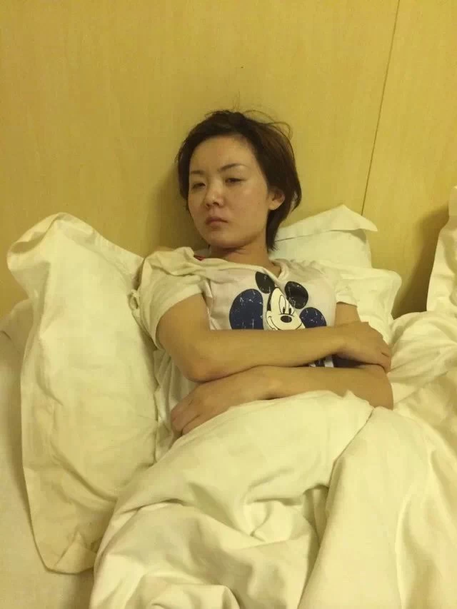 短发小妹骚逼骚[20]