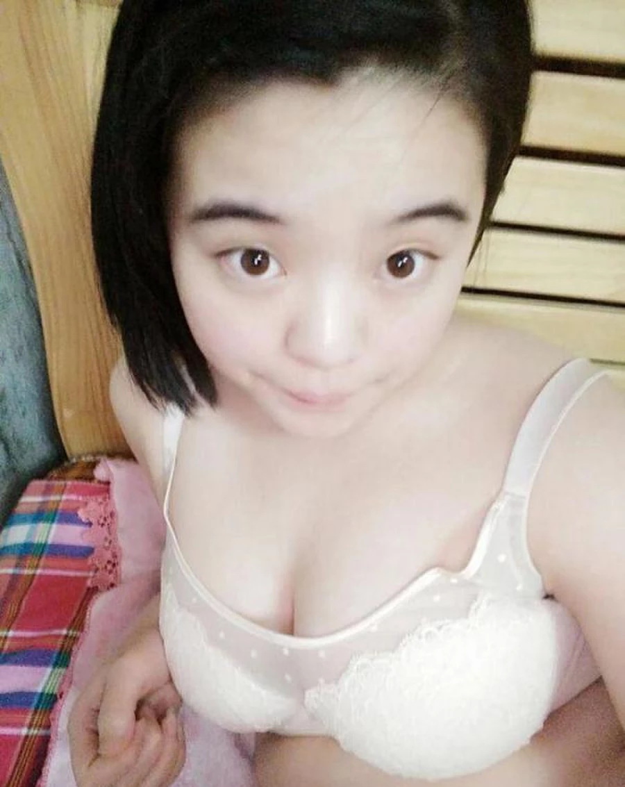 丰满小妹玉乳嫩穴[10P]