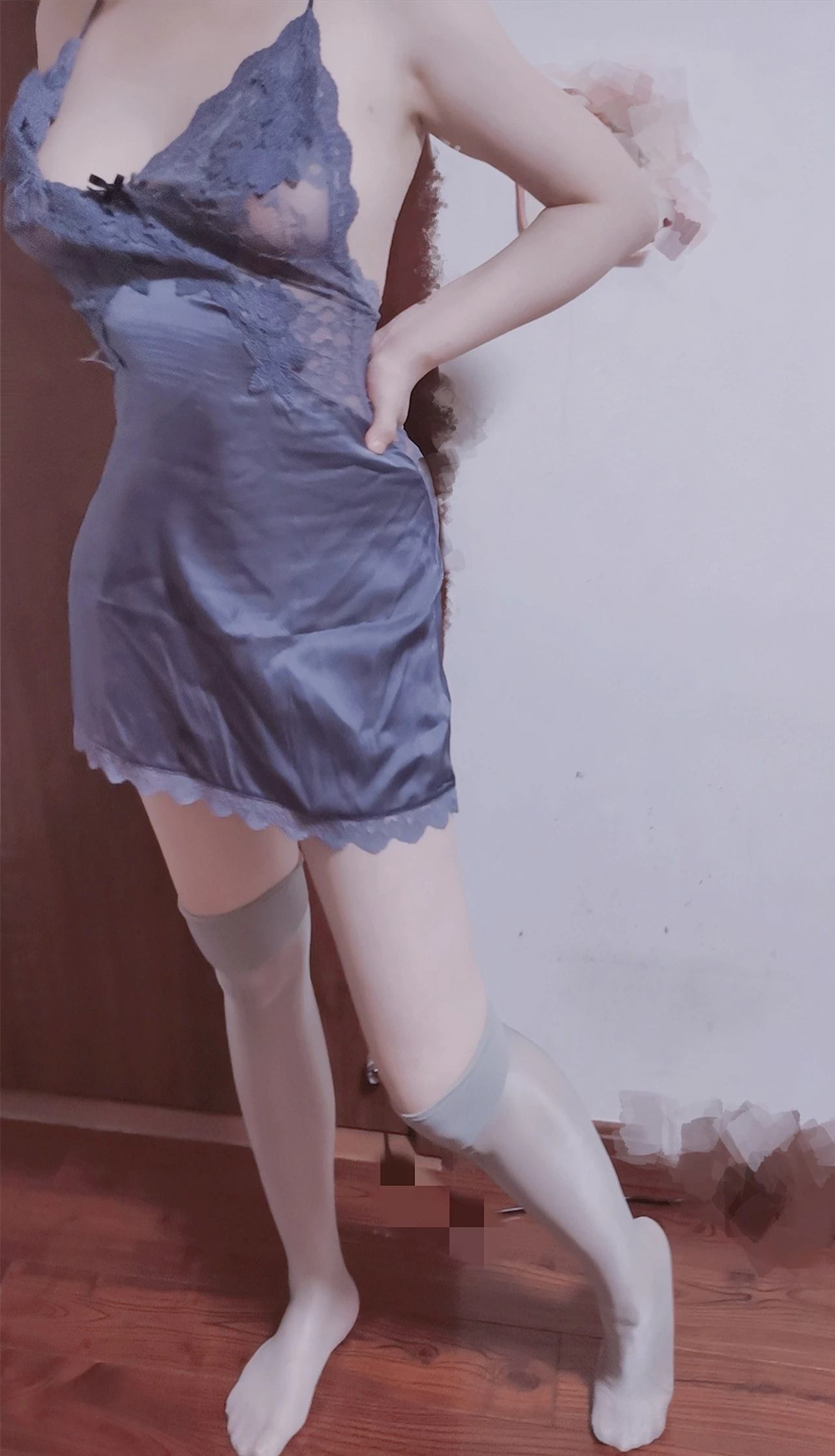 分享出水芙蓉粉嫩的老婆[10P]