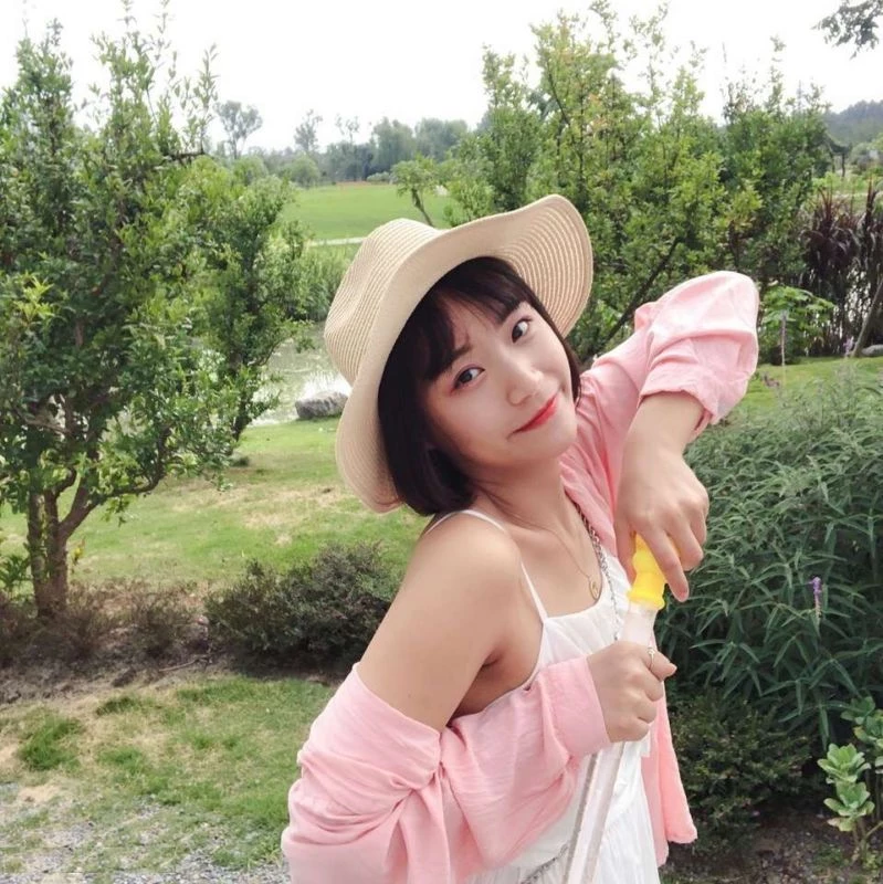 也是个骚的不得了的清纯可爱的小妹[22P]