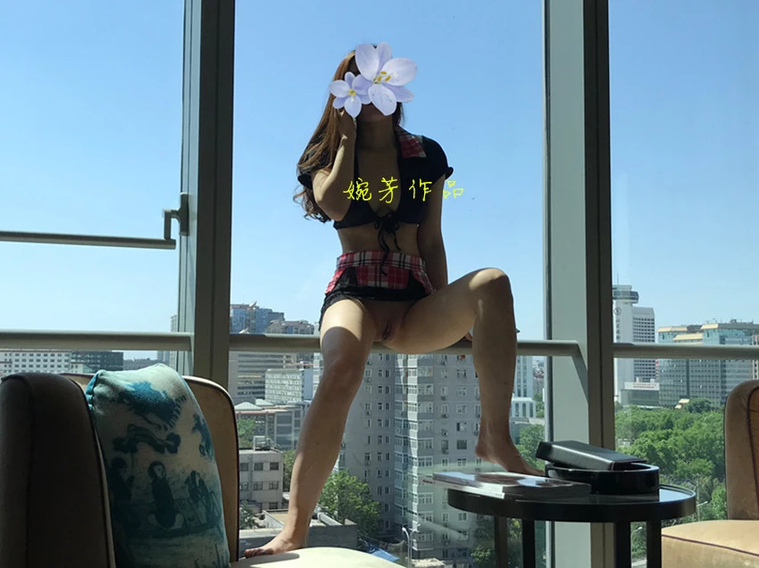 那些花儿事之二～换套超短裙我喜欢这种感觉，被挑拨的身子酥软如泥，如化了一般，掰开双腿，已是水流一大片，细细吹，轻轻点，[35P]
