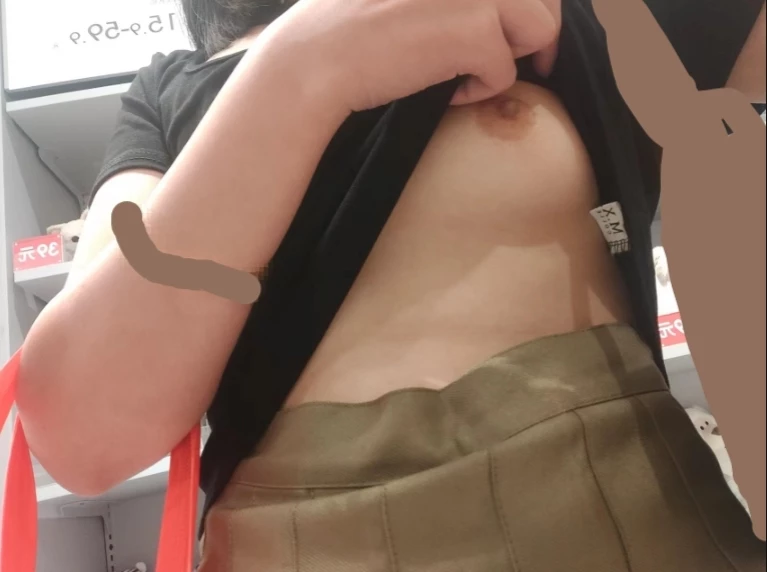 [原创][手势验证]骚狐狸上线 商场漏出、男厕所自慰喷水 哥哥们在线调教来吗？[16P]