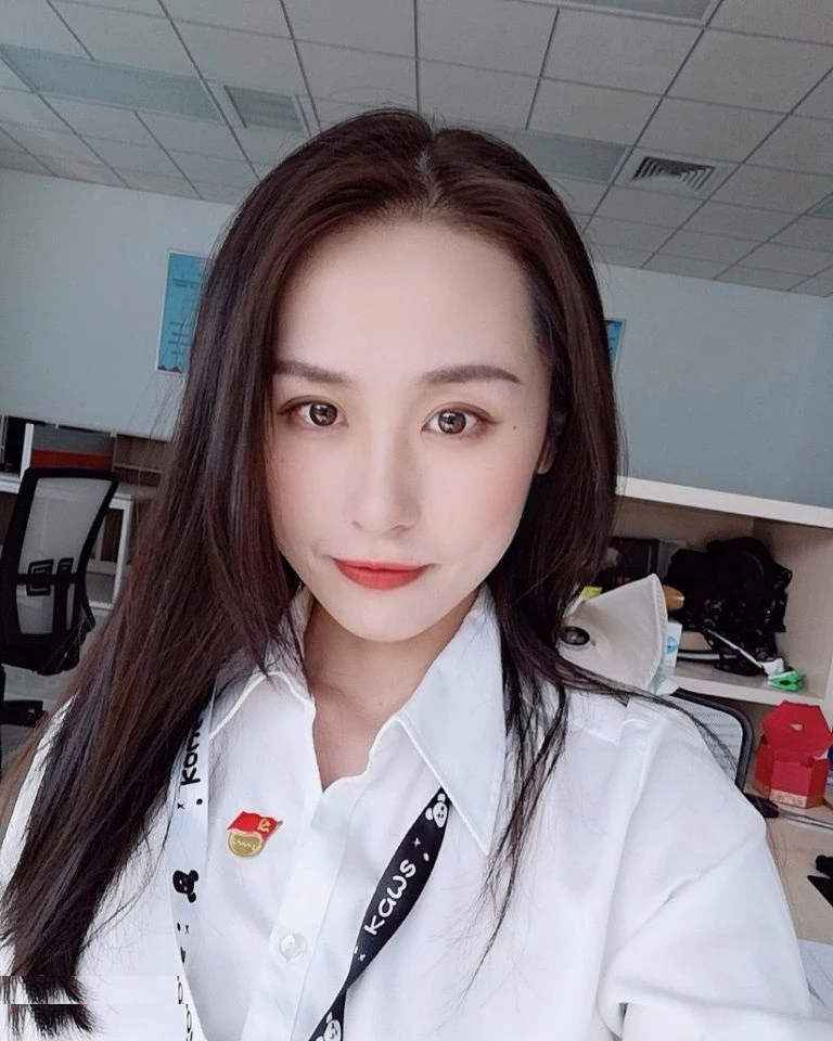 娇小型的美女可以抱起来做感觉也挺不错的[18P]