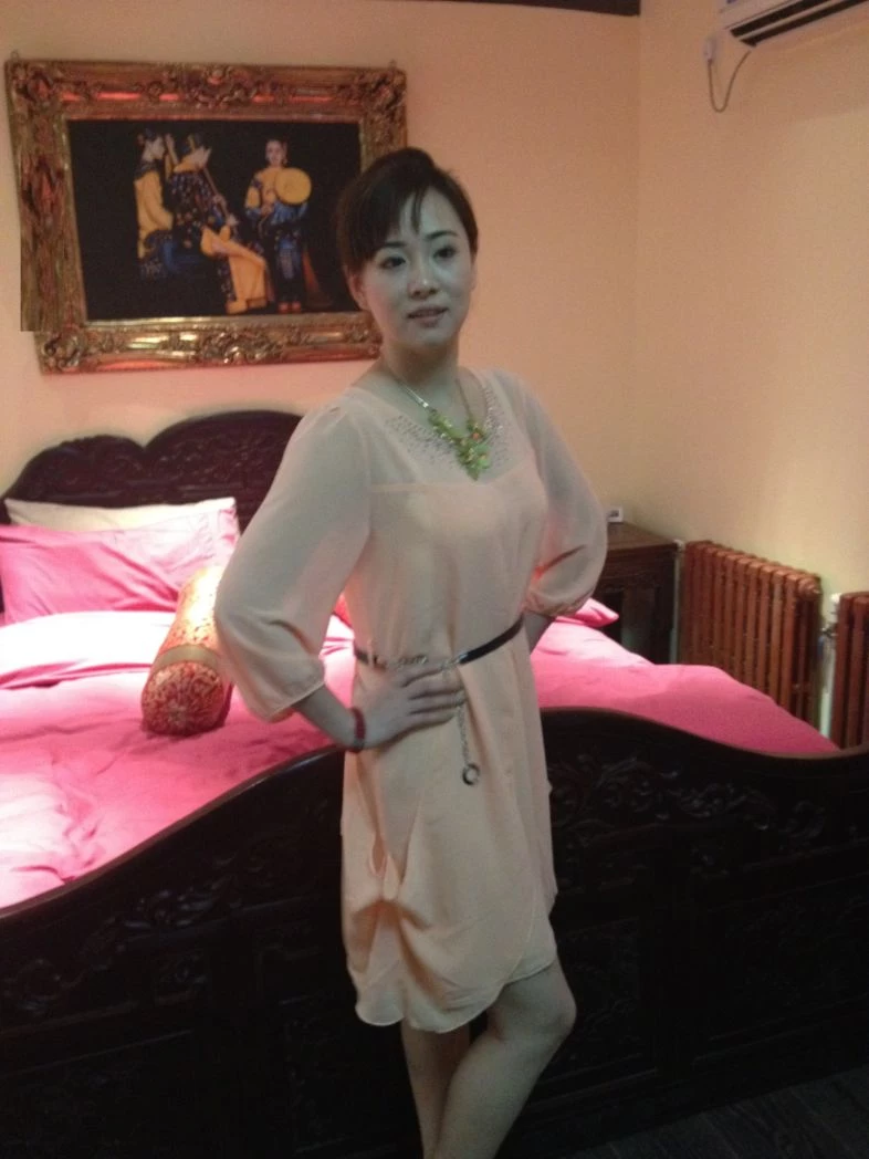 露脸的香艳美人妻，白嫩美乳垂涎欲滴.腿长腰细臀翘[27P]
