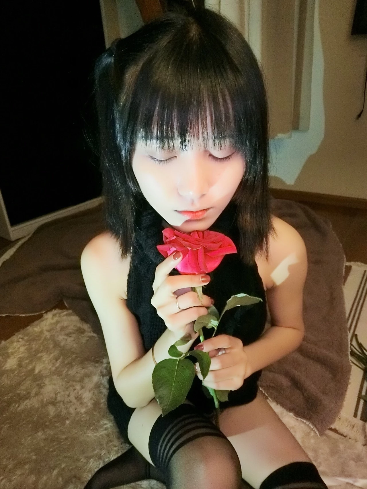真空毛衣小白虎，BB掰开仔细看 [10P]