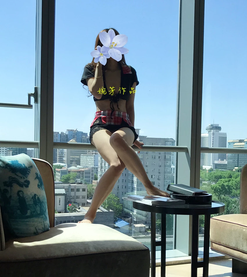 那些花儿事之二～换套超短裙我喜欢这种感觉，被挑拨的身子酥软如泥，如化了一般，掰开双腿，已是水流一大片，细细吹，轻轻点，[35P]