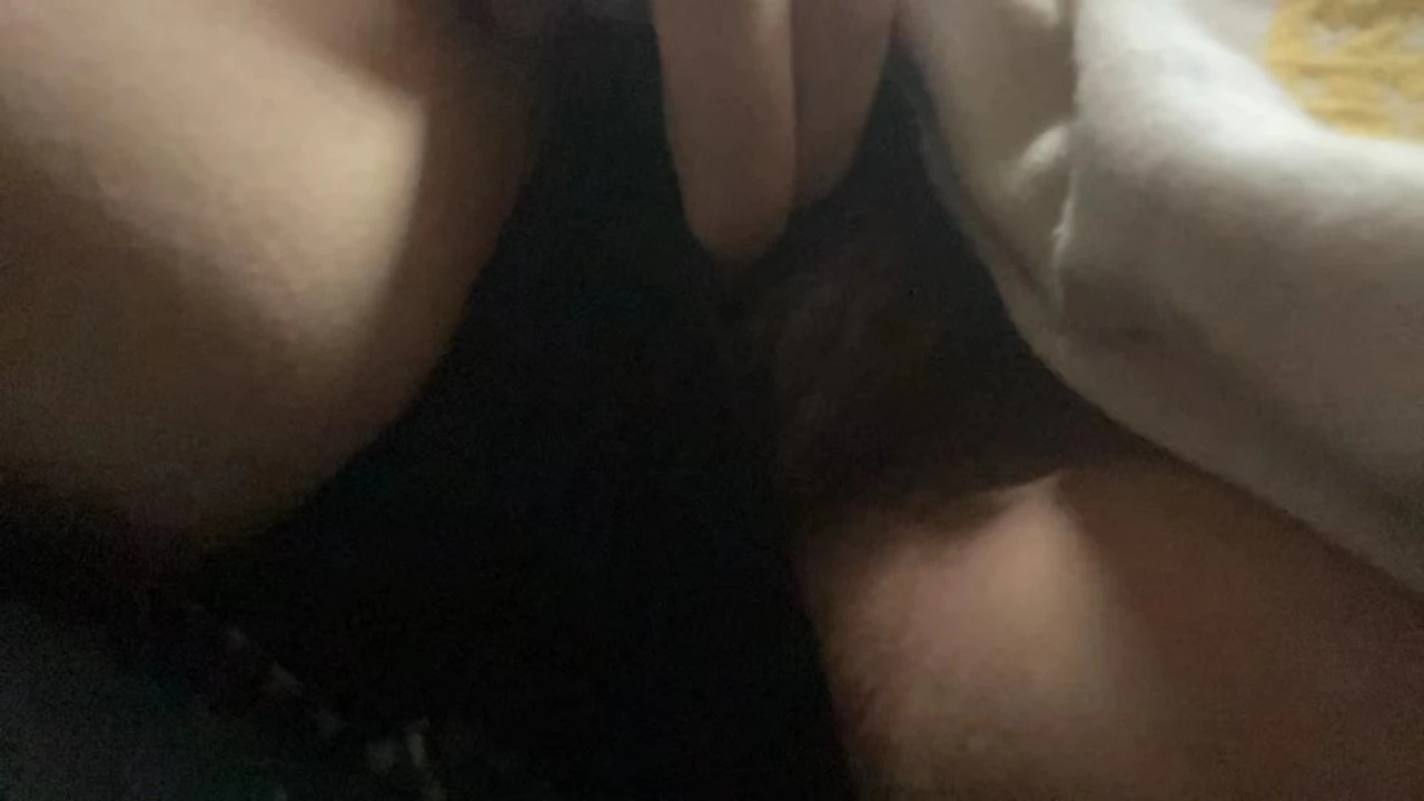 [原创]秘书小姐姐的性致又来了，差点被发现，紧张的水直流[19P]