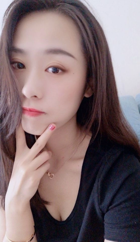 娇小型的美女可以抱起来做感觉也挺不错的[18P]