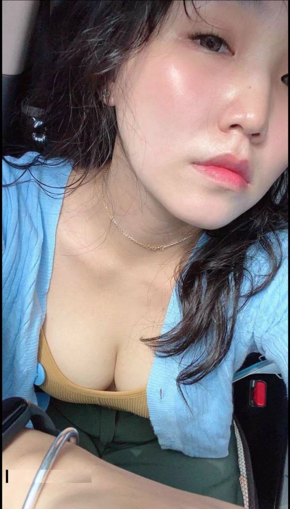 这个女人很媚，感觉风骚无比，一般男的满足不了的那种[20P]