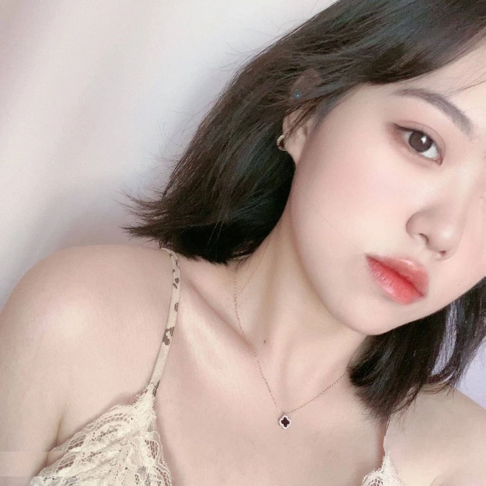 小骚货是个反差婊，性欲强，我也是勉强能满足她[19P]