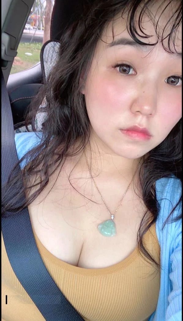 这个女人很媚，感觉风骚无比，一般男的满足不了的那种[20P]