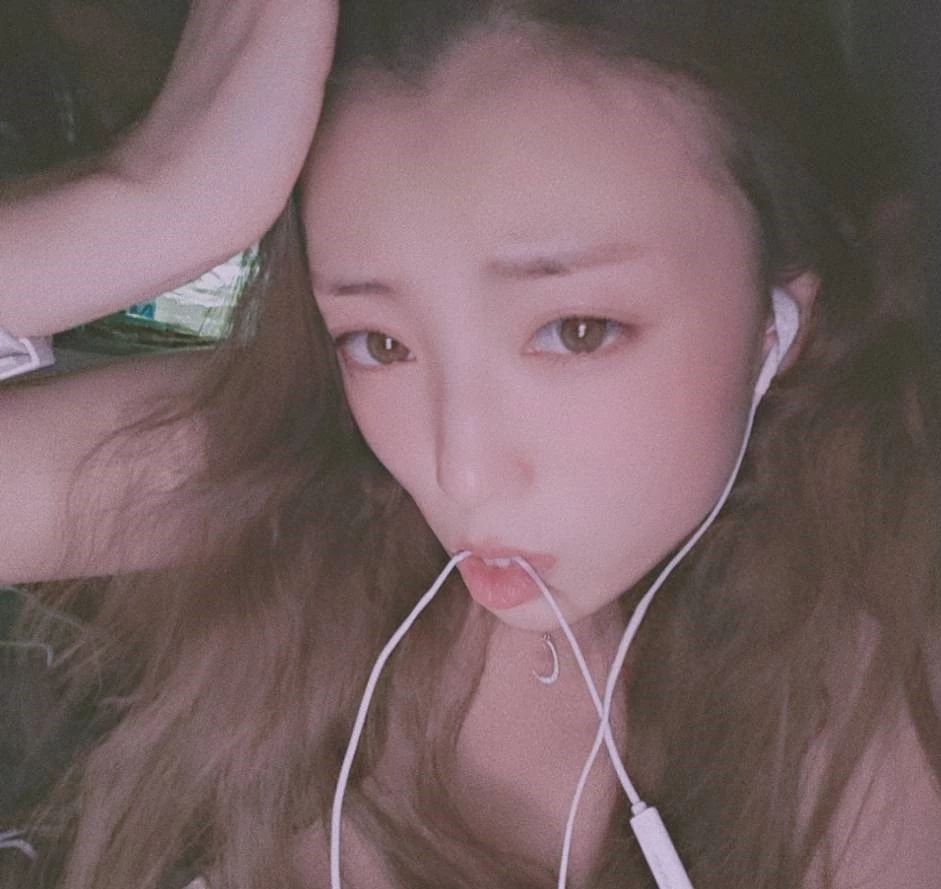 年轻的肉体，紧致且有弹性，是青春的样子[17P]