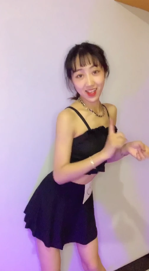 喜欢调教追求刺激的过程，生活中是个比较高冷不爱主动的女人[15P]