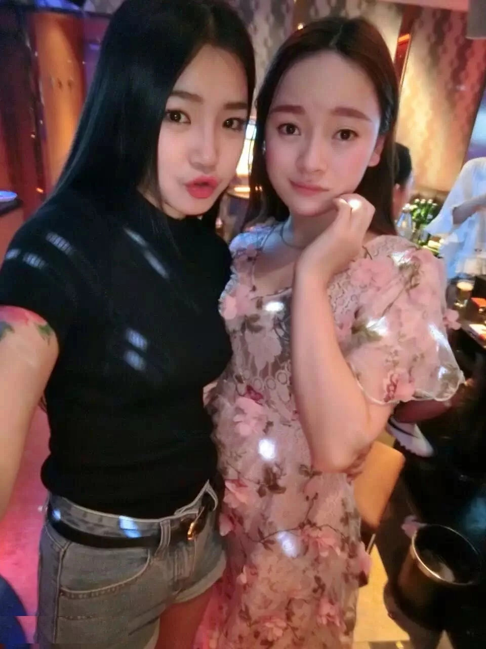 性欲旺盛，野性十足的骚女人，每次被三通才能满足[20P]
