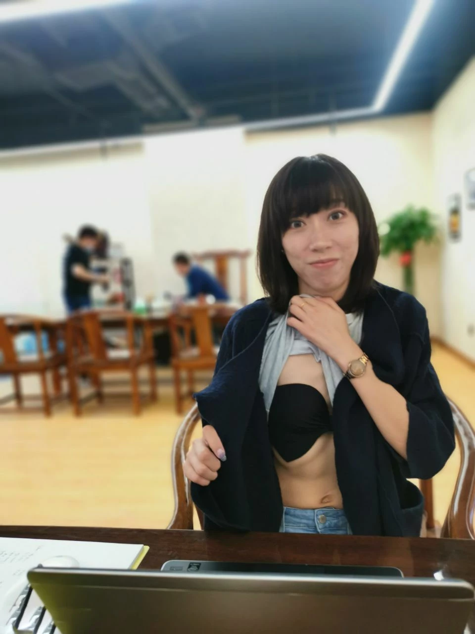 女科长忽然兽性大发，只好带她车震+开房[10P]