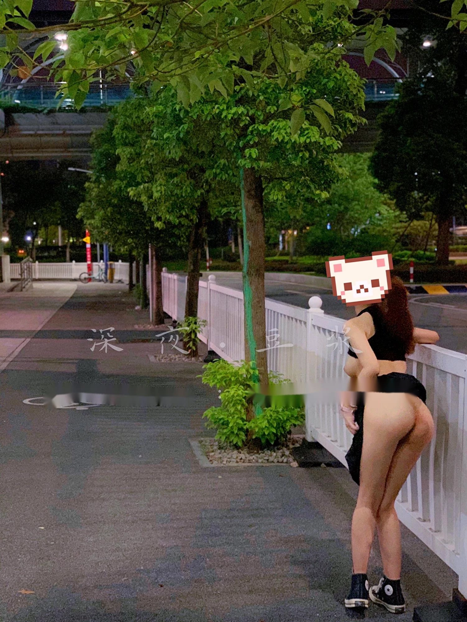户外小玩一下等一个小哥哥[18P]