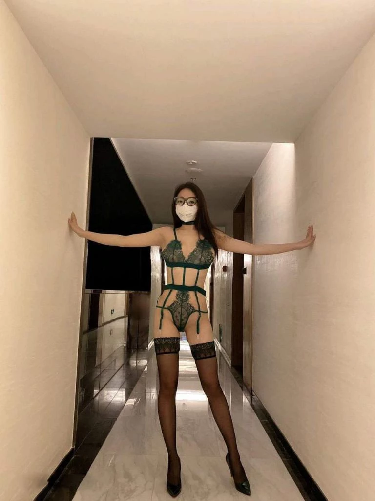 反差女友内心很骚[11P]