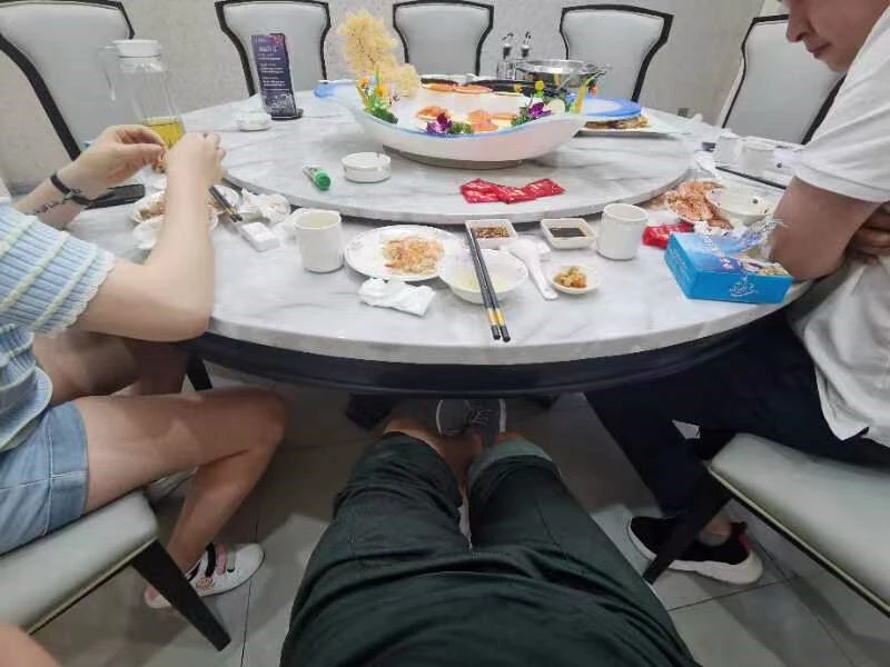 牛逼，叫朋友来房间一起操马子［18P］