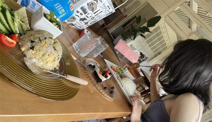 00后都这么无所畏惧的了？哢哢就露脸[16P]