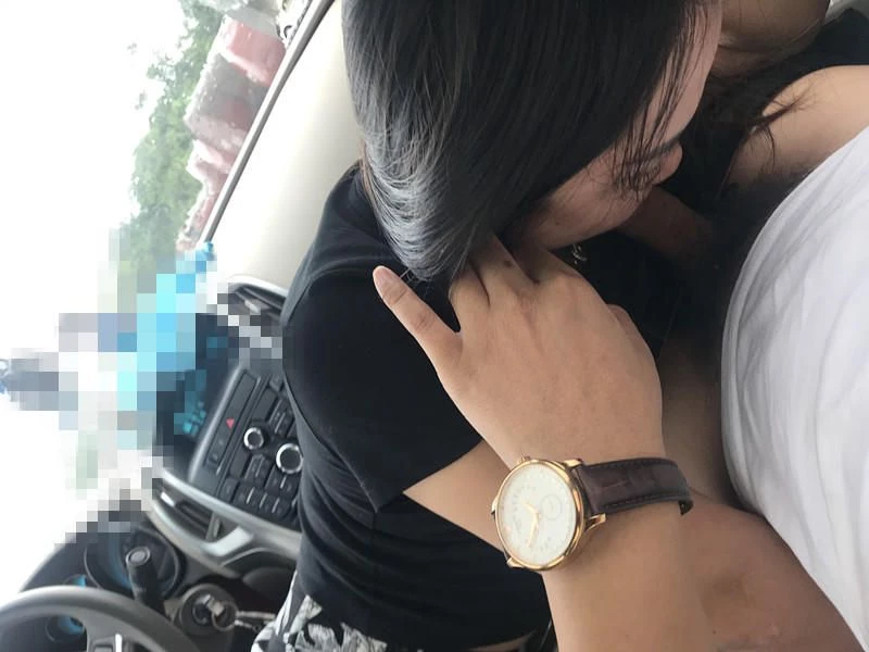 少妇很爱吃鸡巴[17P]