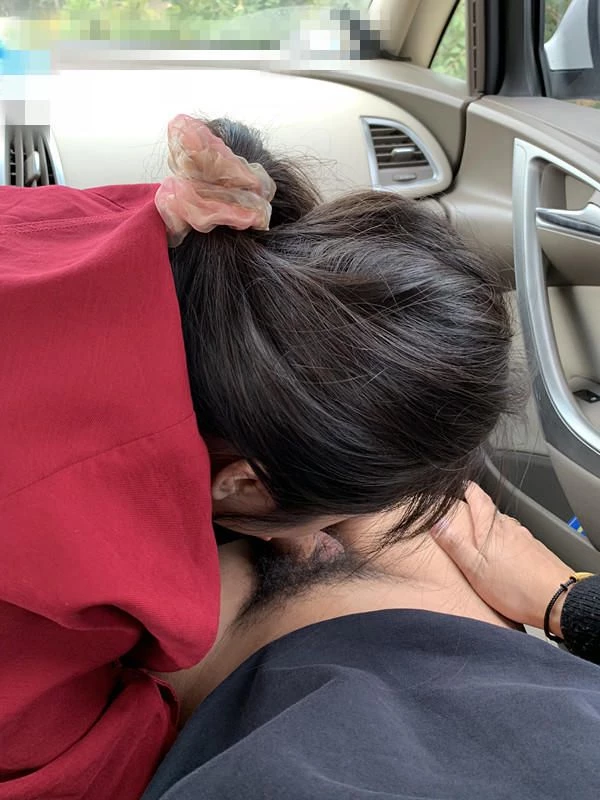 少妇很爱吃鸡巴[17P]