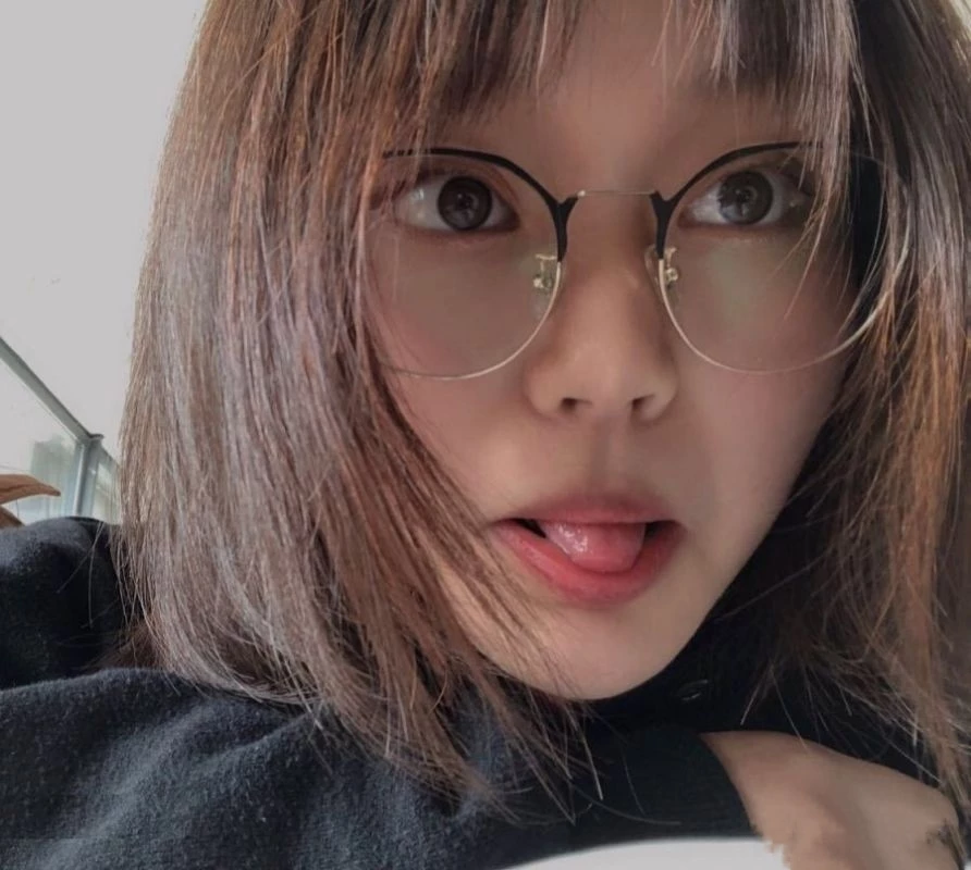 这大奶子，看着就好柔软啊，乳交的话，爽到爆［17P］