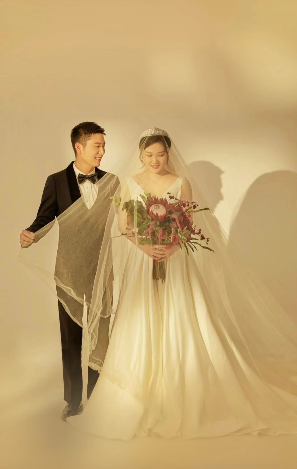 骚妻结婚照生活照已三通［14P］