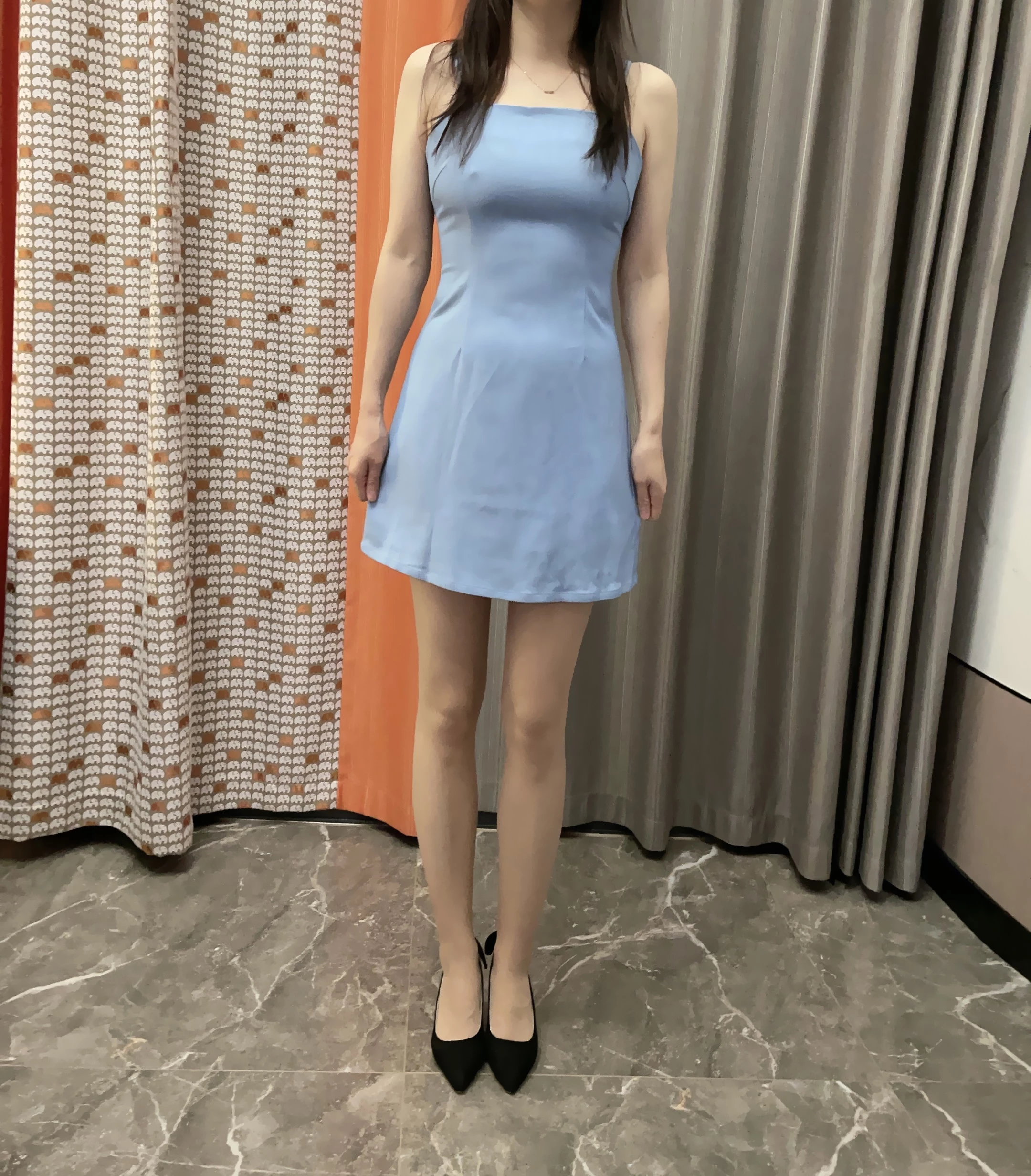 [原创][一撸由你]蓝色短裙包不住玲珑身段，清纯造型藏不了淫荡内心，来温暖的地方躲避疫情记录一下生活[23P]