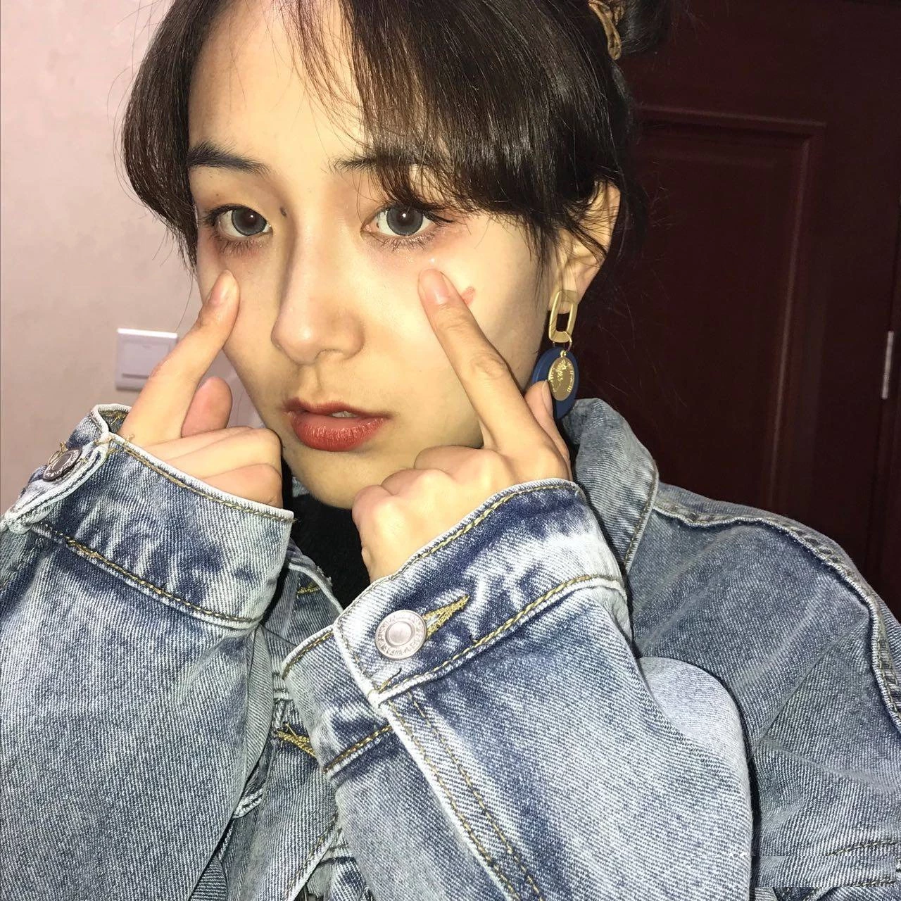 妹儿的嘴好性感哟，兄弟口爆才叫爽呢[18P]