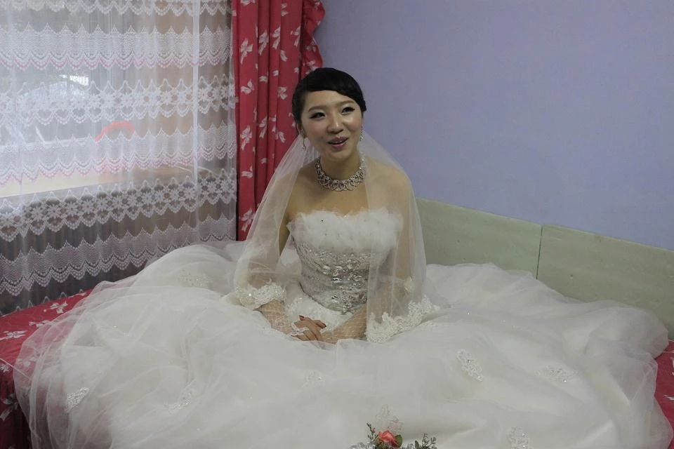 露脸奉献 单位新来人妻同事忘不掉你的骚［21P］