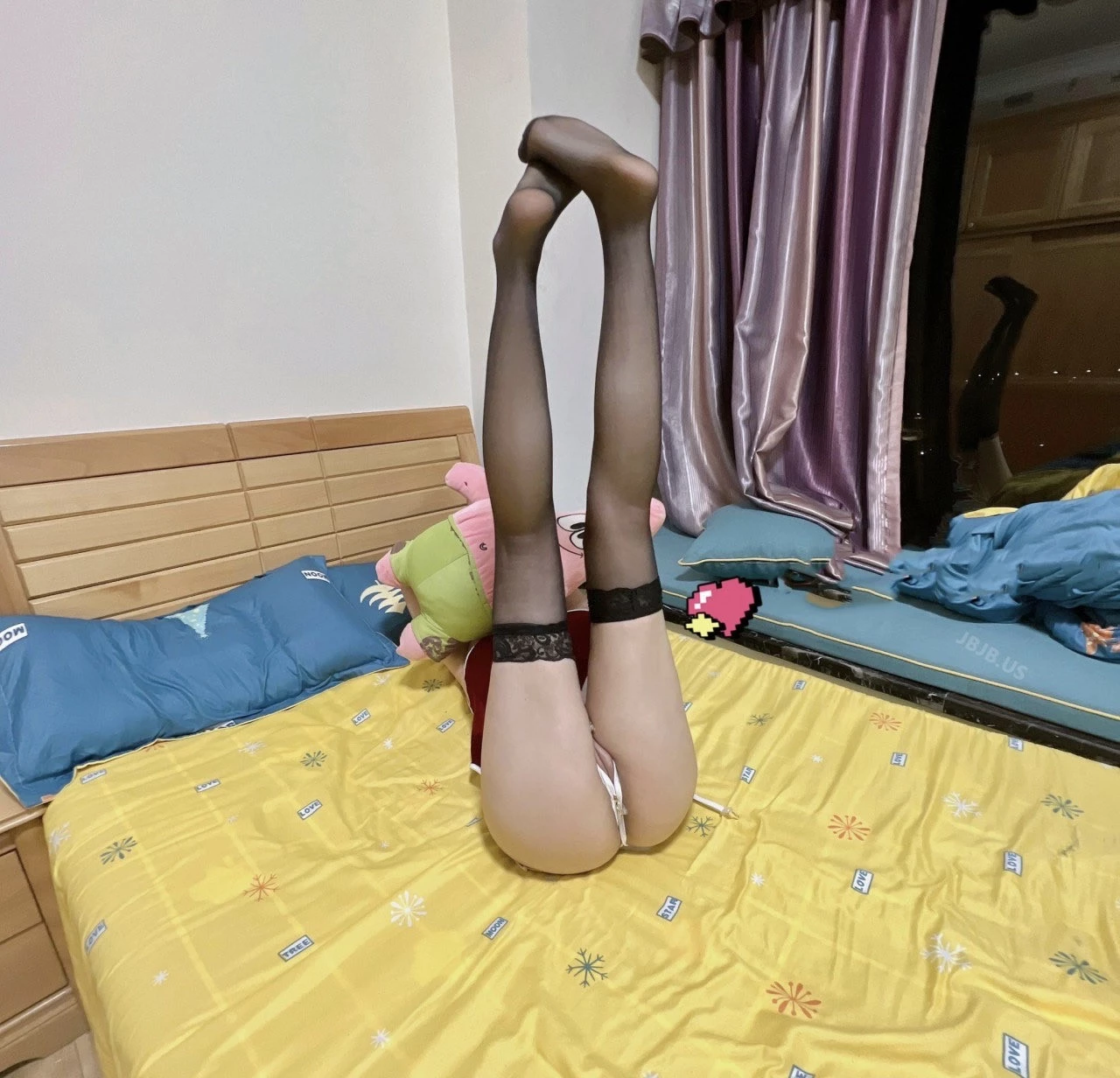 双飞两嫩逼[10P]