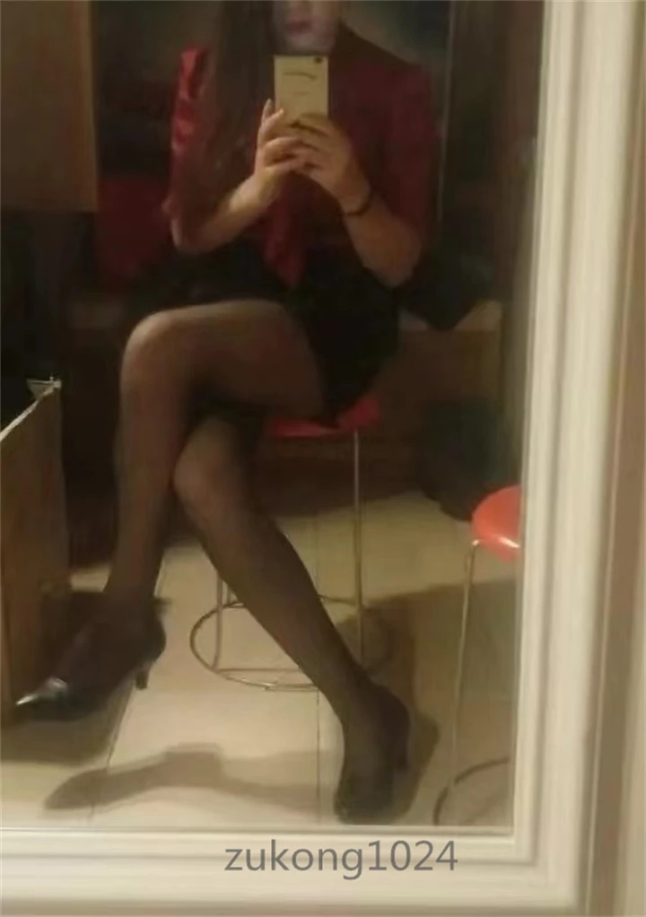 [原创][足控淫妻社]朋友的对象 最后成为自己的媳妇 朋友妻绝逼没客气 [14P]