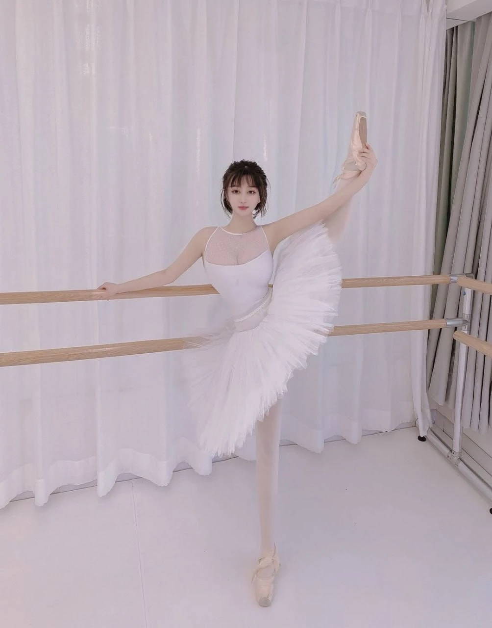 貌似清纯的舞女[10P]