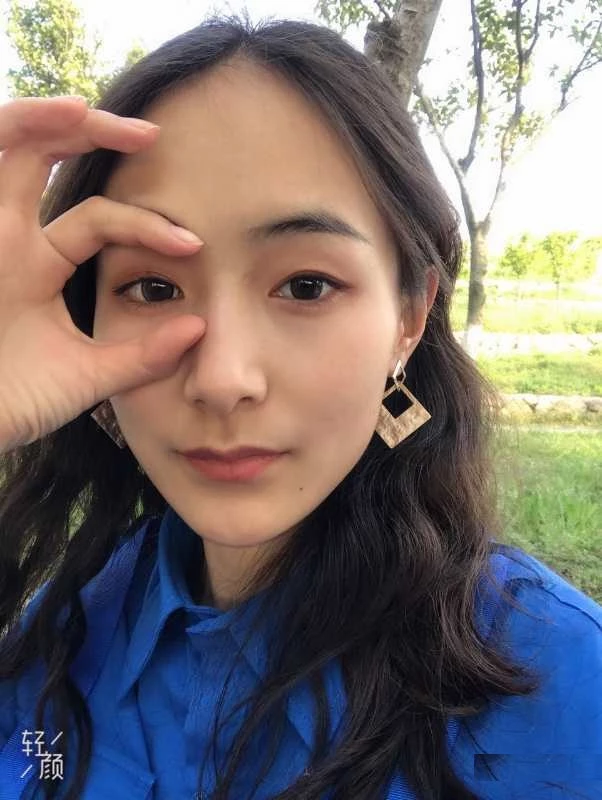 妹儿的嘴好性感哟，兄弟口爆才叫爽呢[18P]