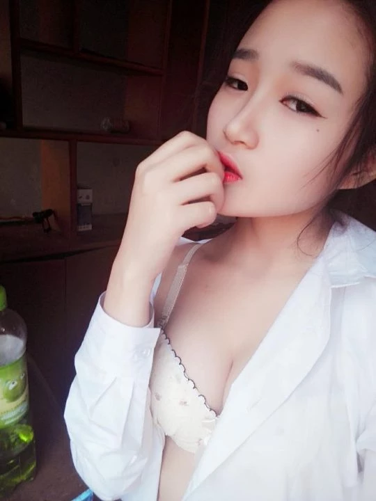 刚刚上大学的妹子[21P]