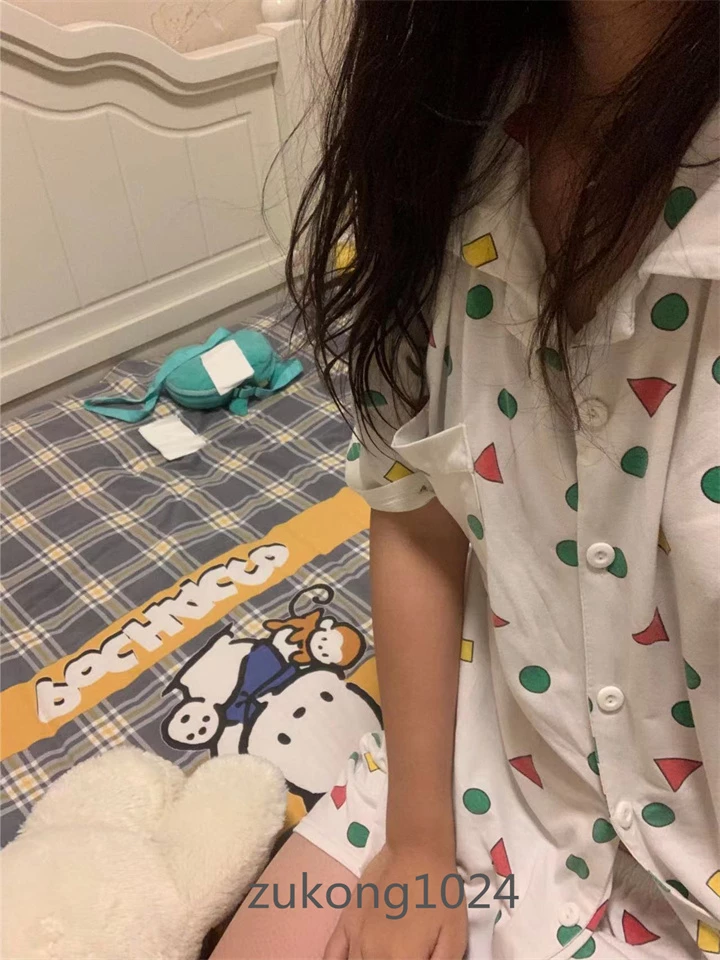 [原创][足控淫妻社]荆州学生妹子的各种自拍 姿势虽然单一 但是看得出来很努力很用心[27P]