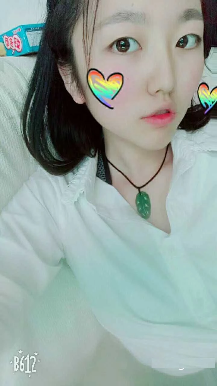 短发美女修长的美腿，圆润的屁股，简直太可人了[19P]