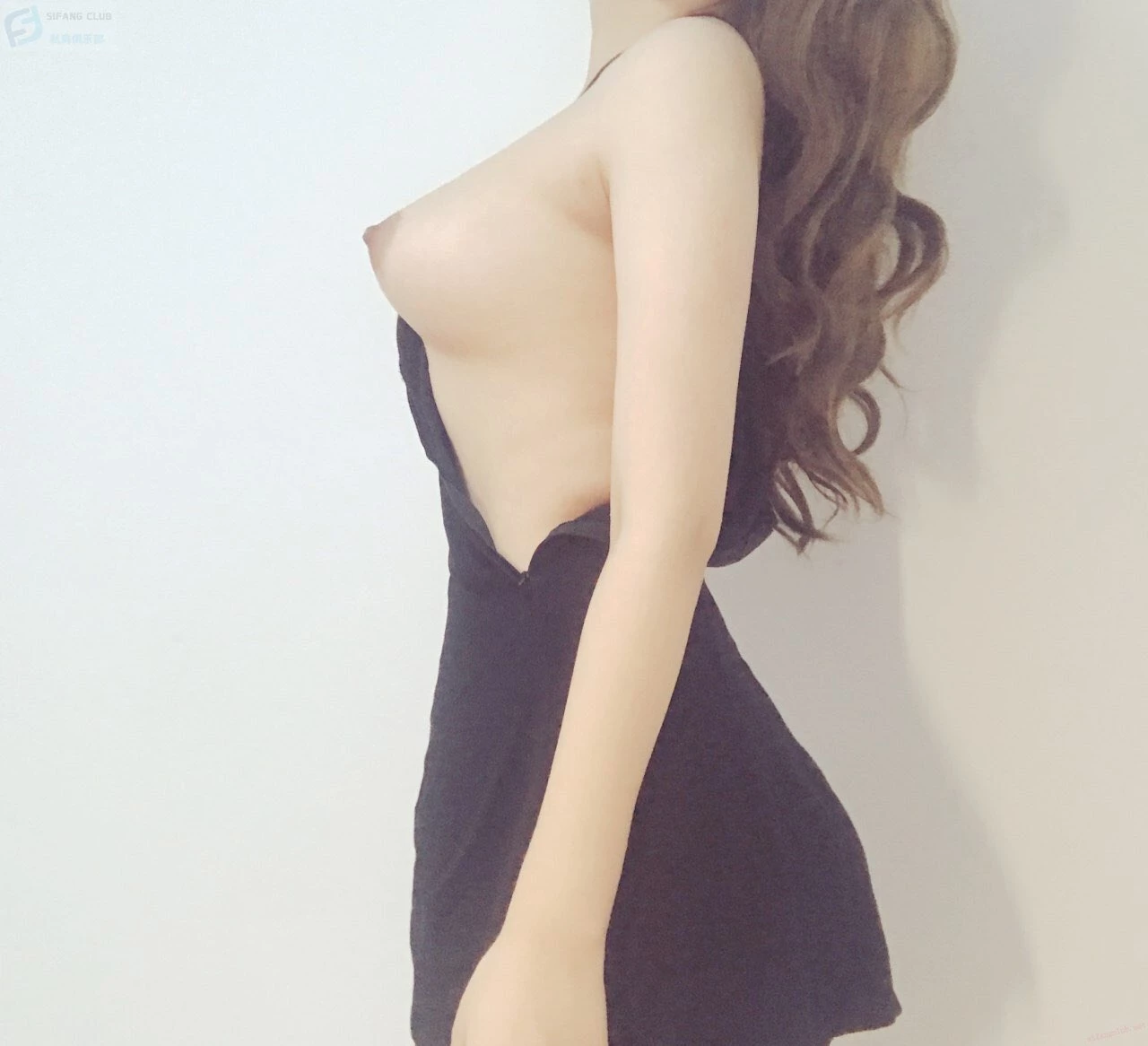 汹涌澎湃，纤腰美乳靓臀，鲍鱼还十分粉嫩，完美尤物[20P]