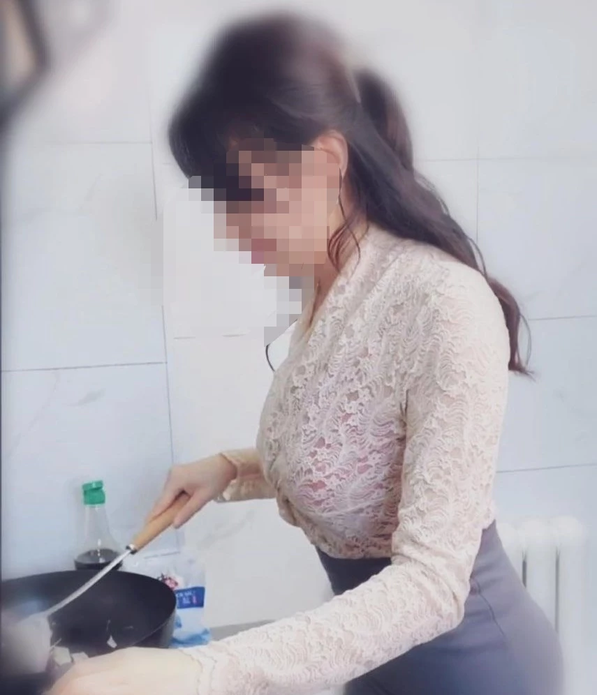 狂草风骚女邻居[12P]