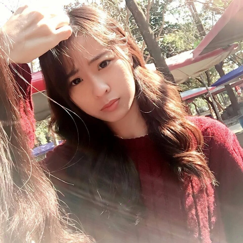 [资源]某女露脸反差流出节选[25P]