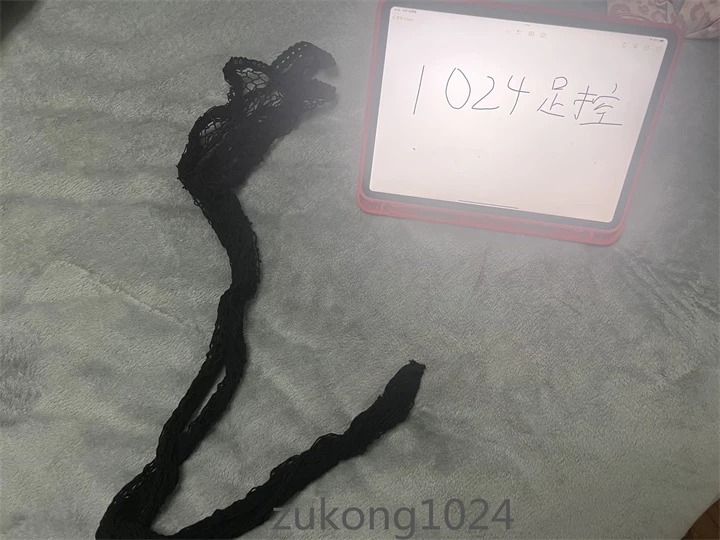 [原创][足控淫妻社]这连体网袜脱下来怎么就巴掌大一点  大葱省人妻出演[25P]