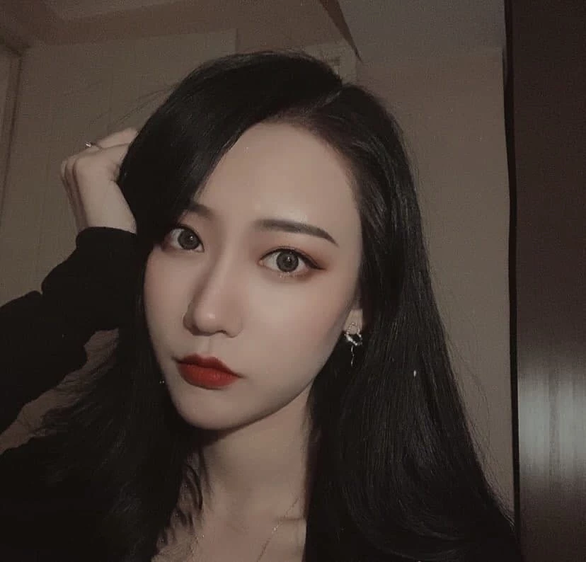 漂亮女友喜欢搔首弄姿[10P]