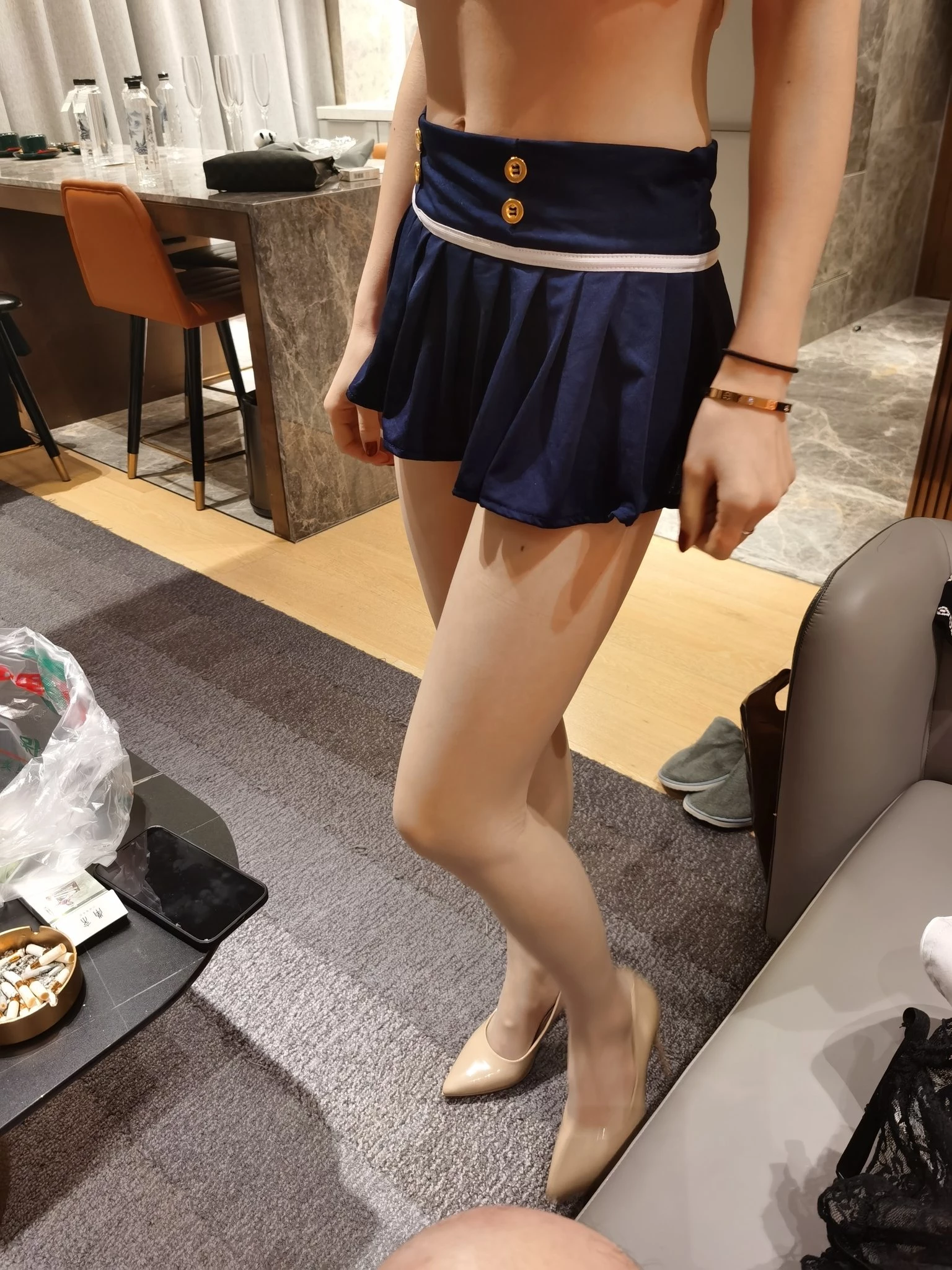 主人喜欢丝袜还是撕袜？小孩子才做选择呢[21P]