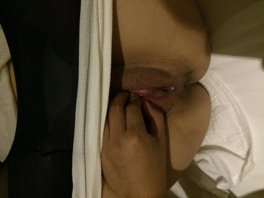 老婆穿上黑丝猛操她那嫩穴 [11P]