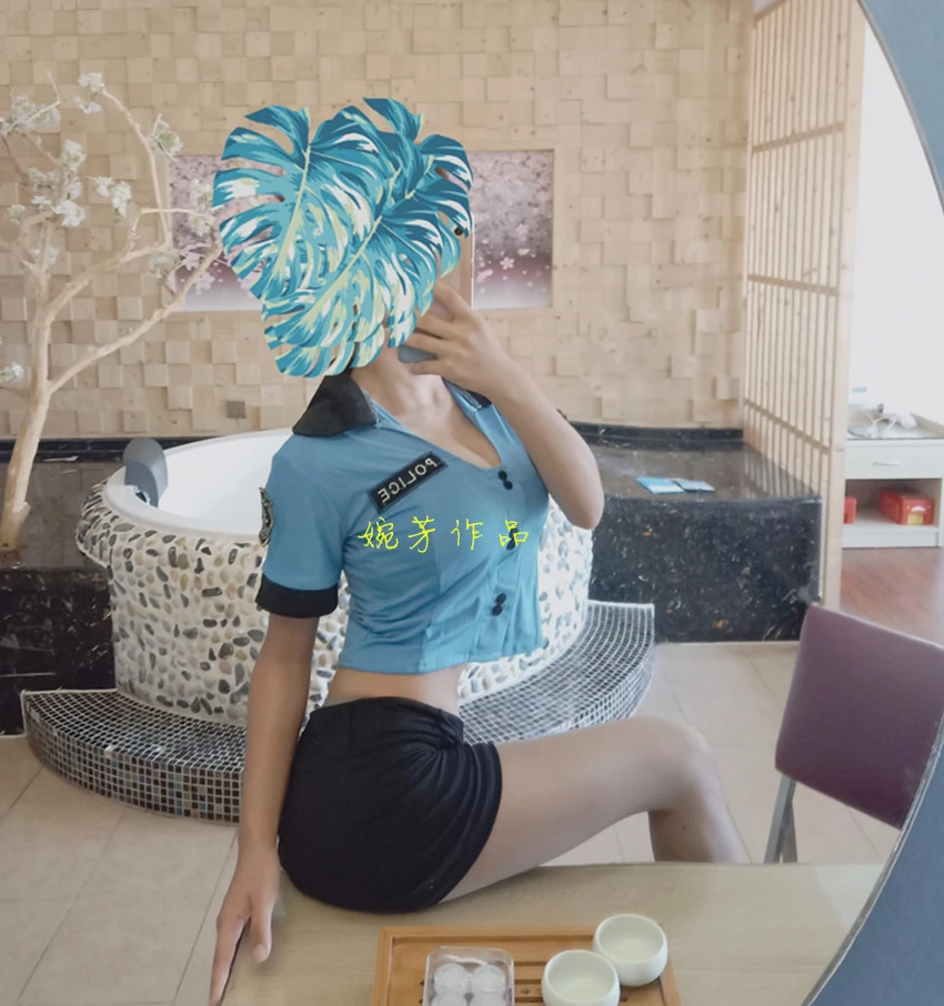 我都会摸着自己腰和屁股交界处，腰细细的，往下屁股又很圆润，手感超好！[50P]