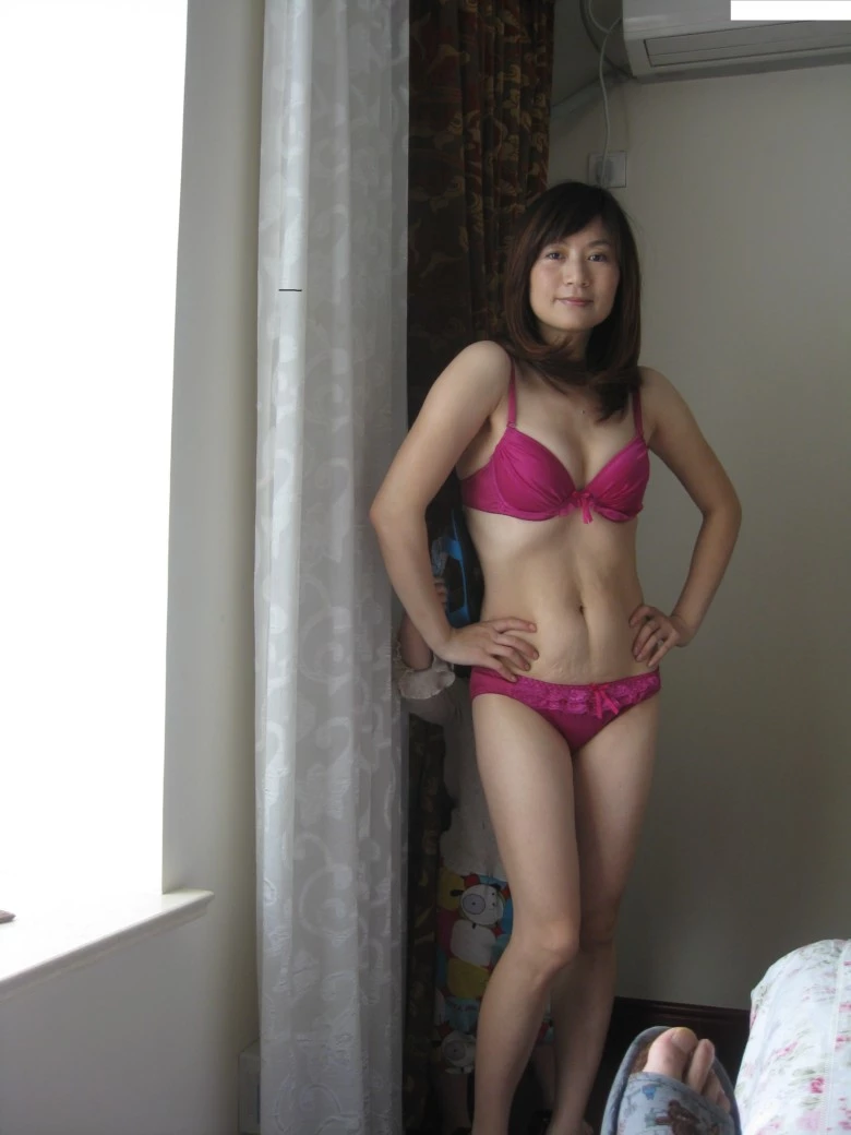 纯正良家标准的少妇.身材真是很棒[16P]