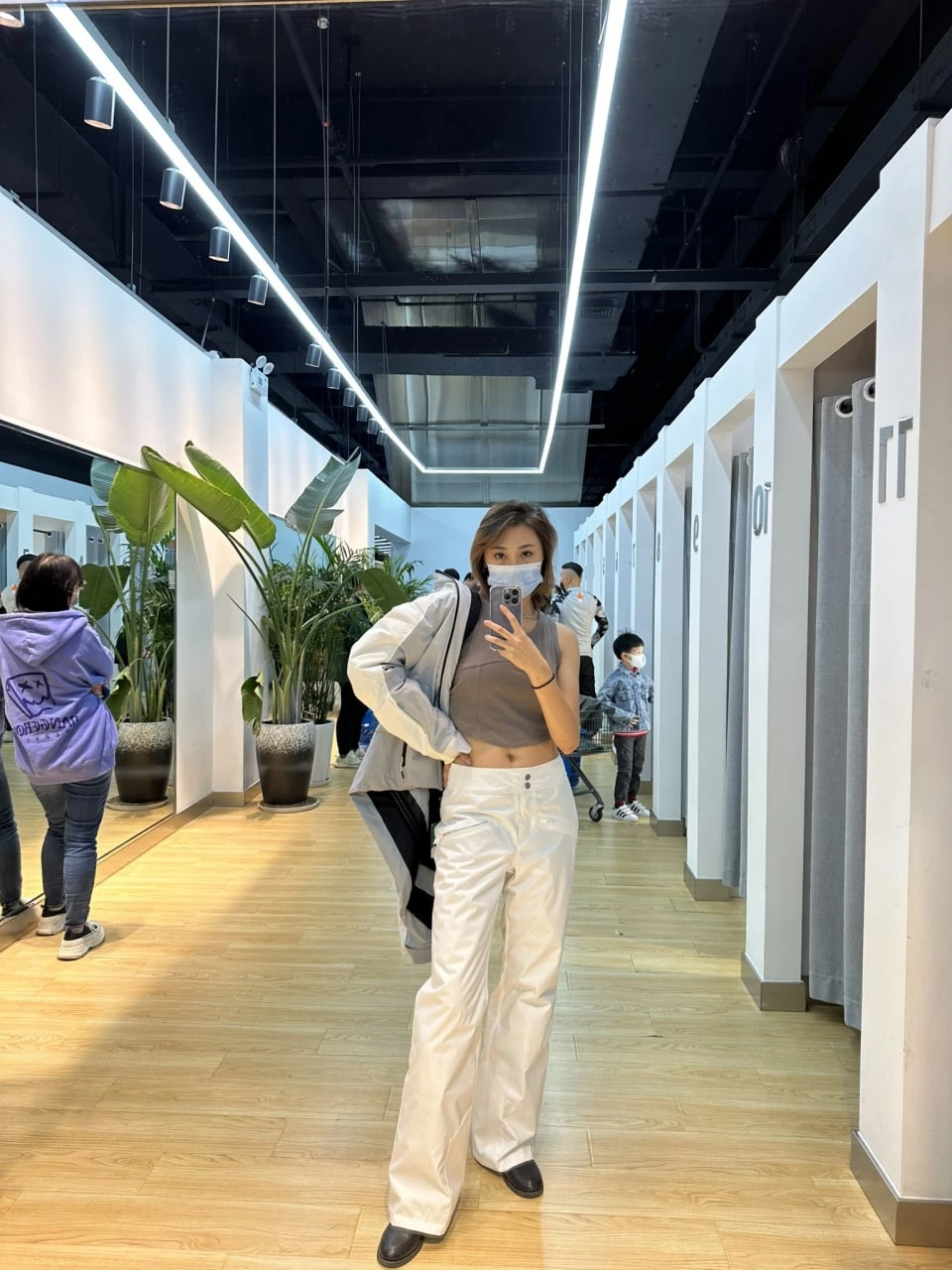 大屁股撅起来啦[10P]
