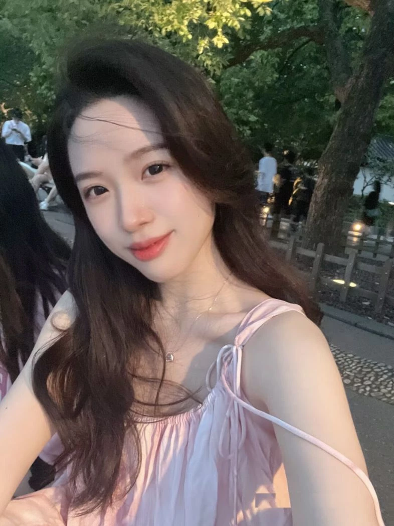 粉嫩的小女孩儿 身材又好又嫩 干几年都不会觉得腻啊[19P]