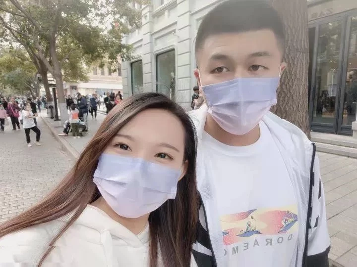 这个人妻绝对是个极品骚狐狸，肯定非常尽兴。而且花样很多[17P]
